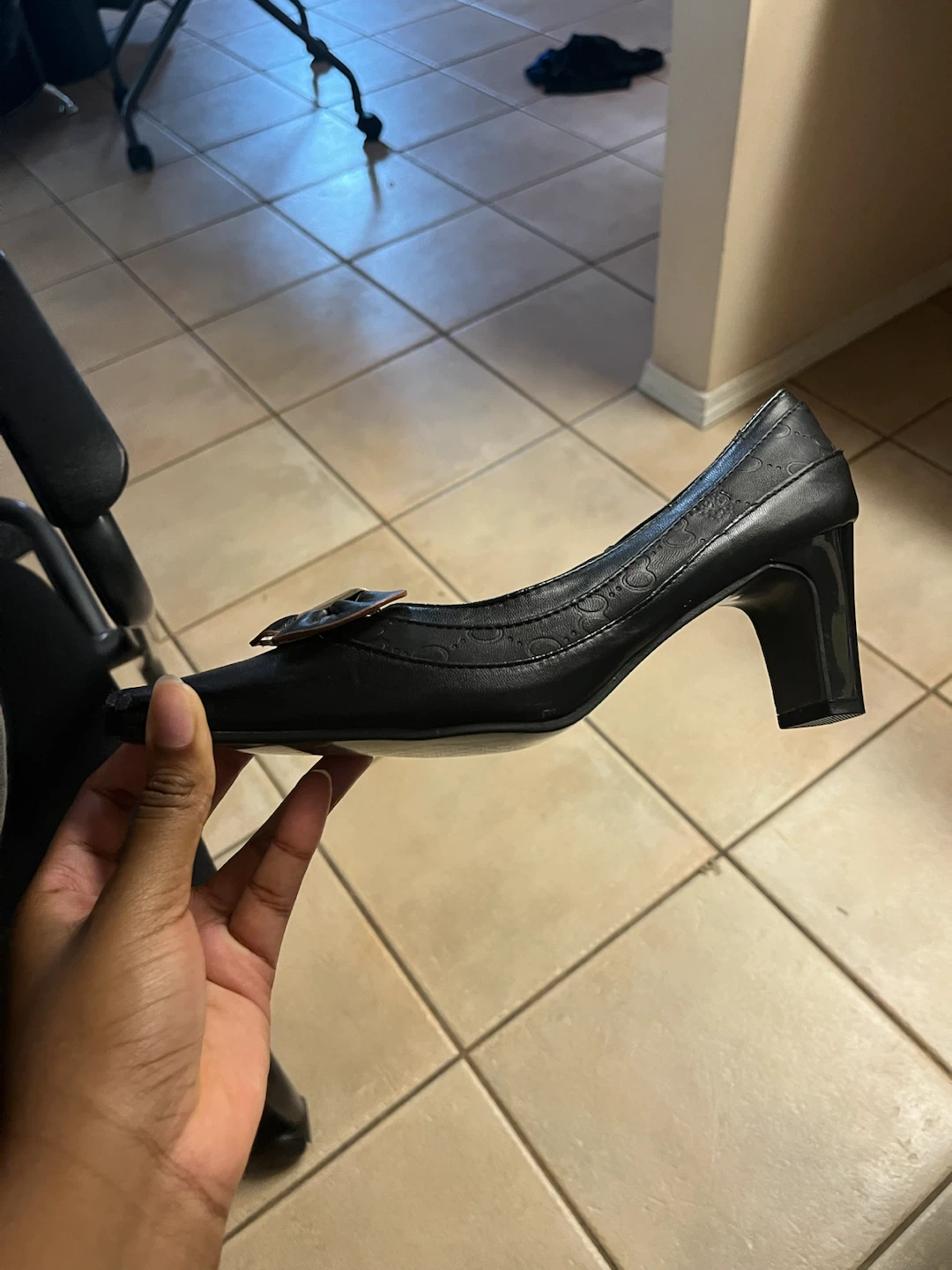 Black Louis Vuitton Pumps with Bow Detail - photo 4