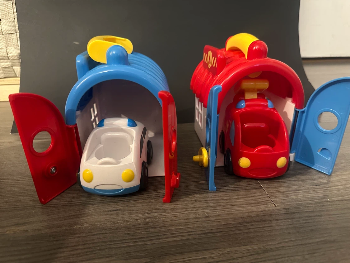 Toy Police and Fire Station with Cars - photo 2