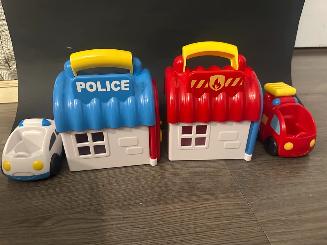 Toy Police and Fire Station with Cars - photo 3