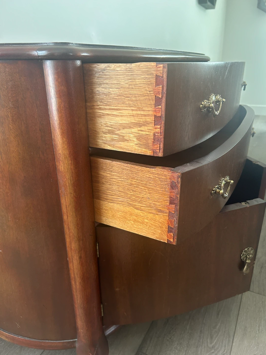 PENDING: Vintage Wooden Dresser with Drawers and Cabinet - photo 4