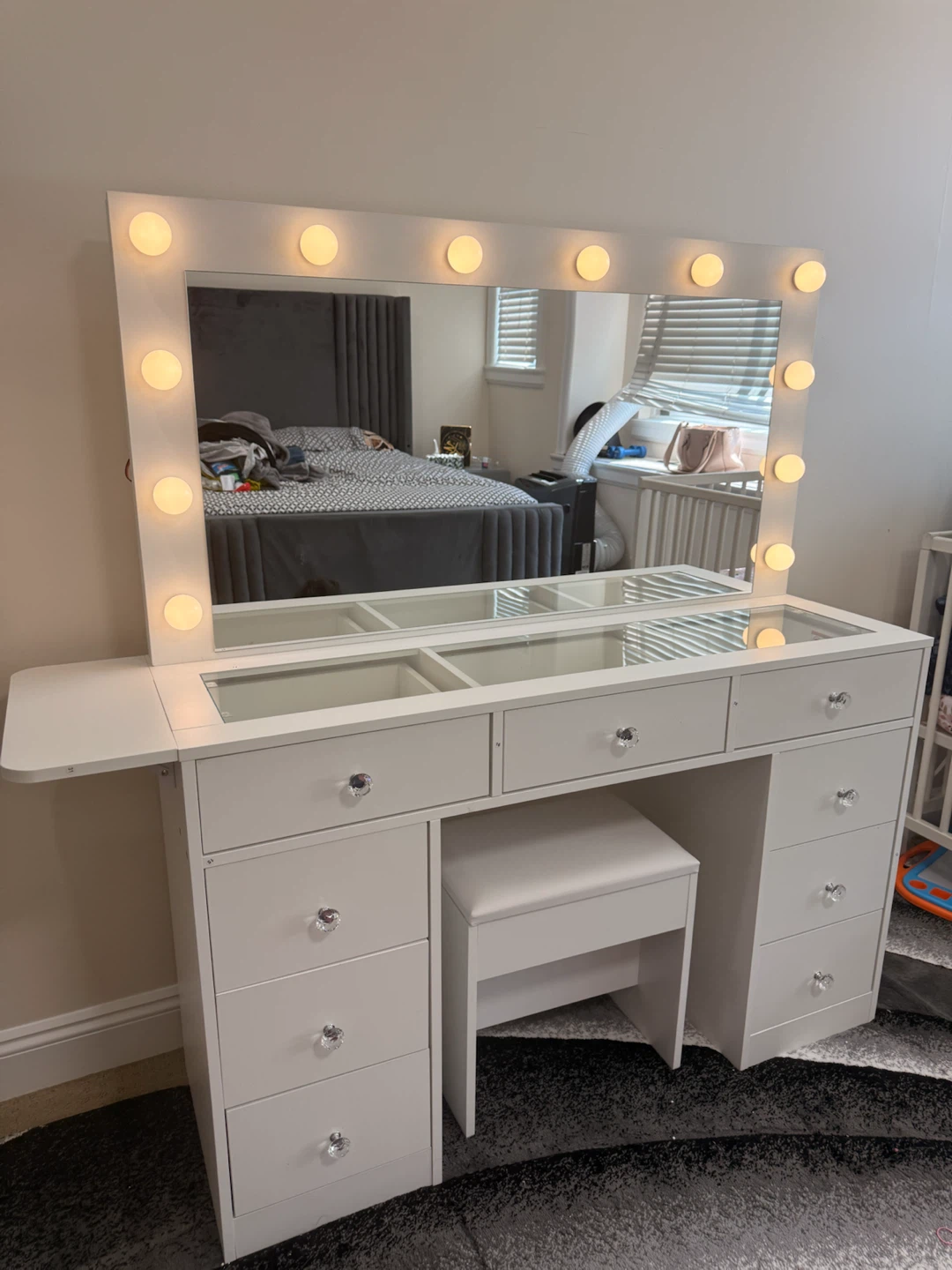 White Vanity Set with Lighted Mirror and Stool - photo 2