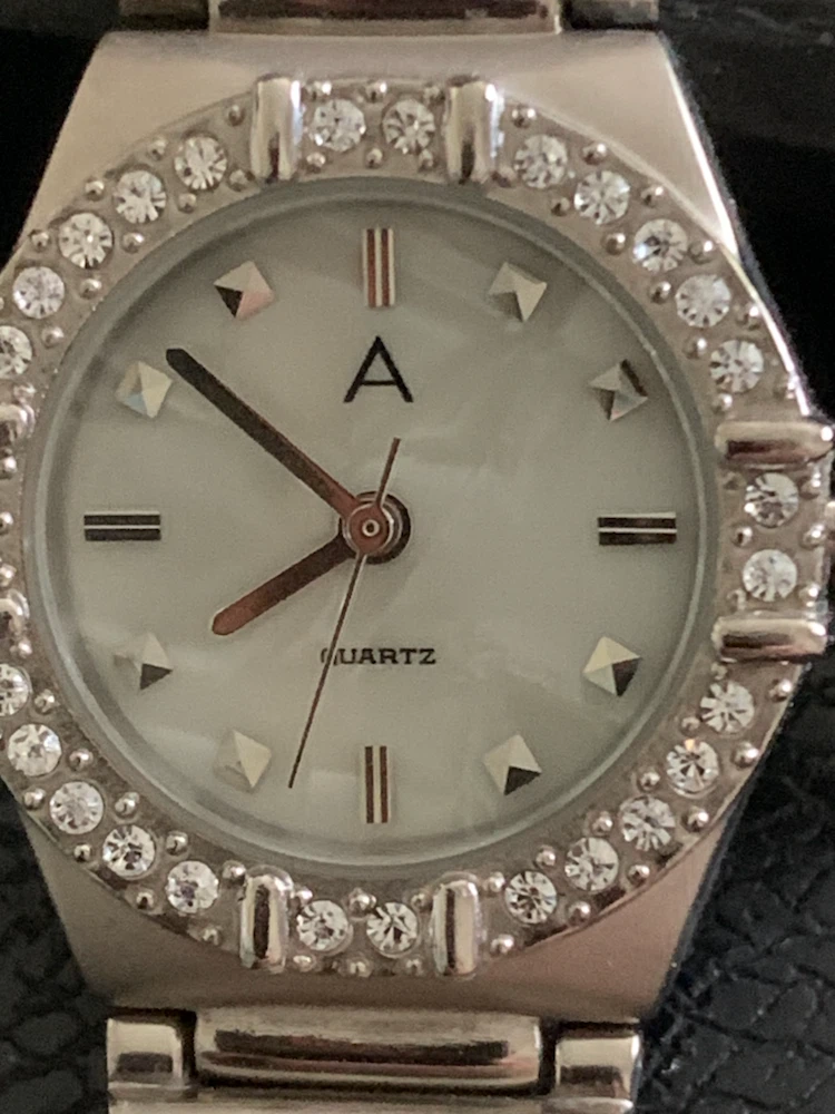 Women's Quartz Watch with Crystal Bezel