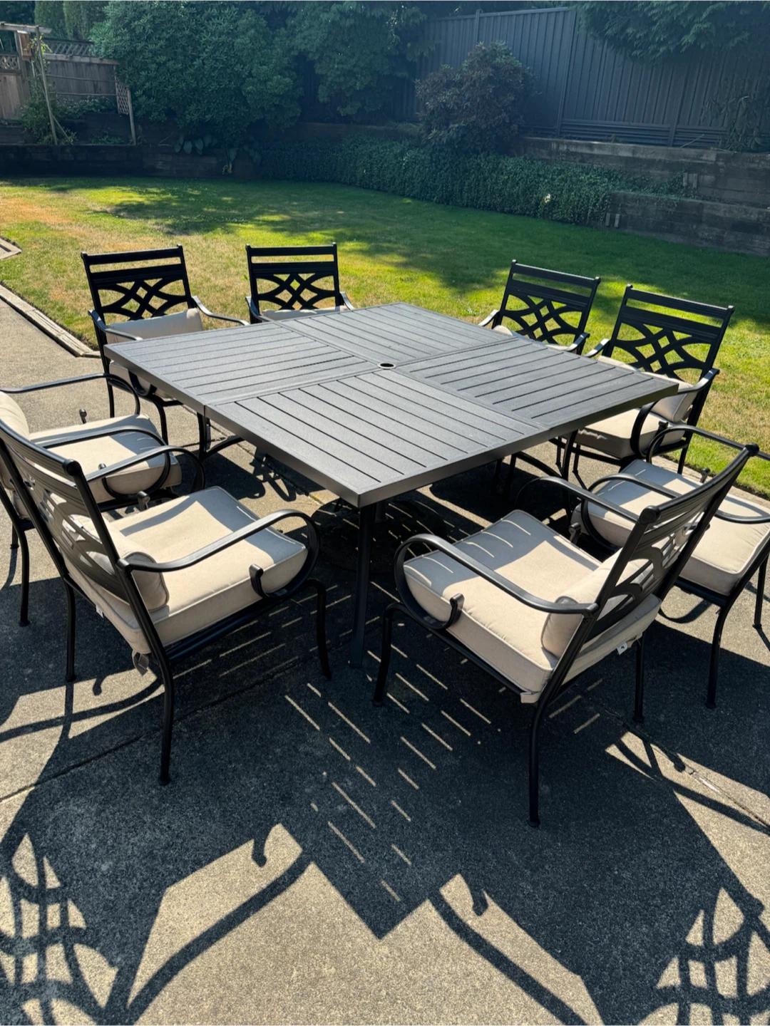Lark Manor 8-Piece Outdoor Dining set