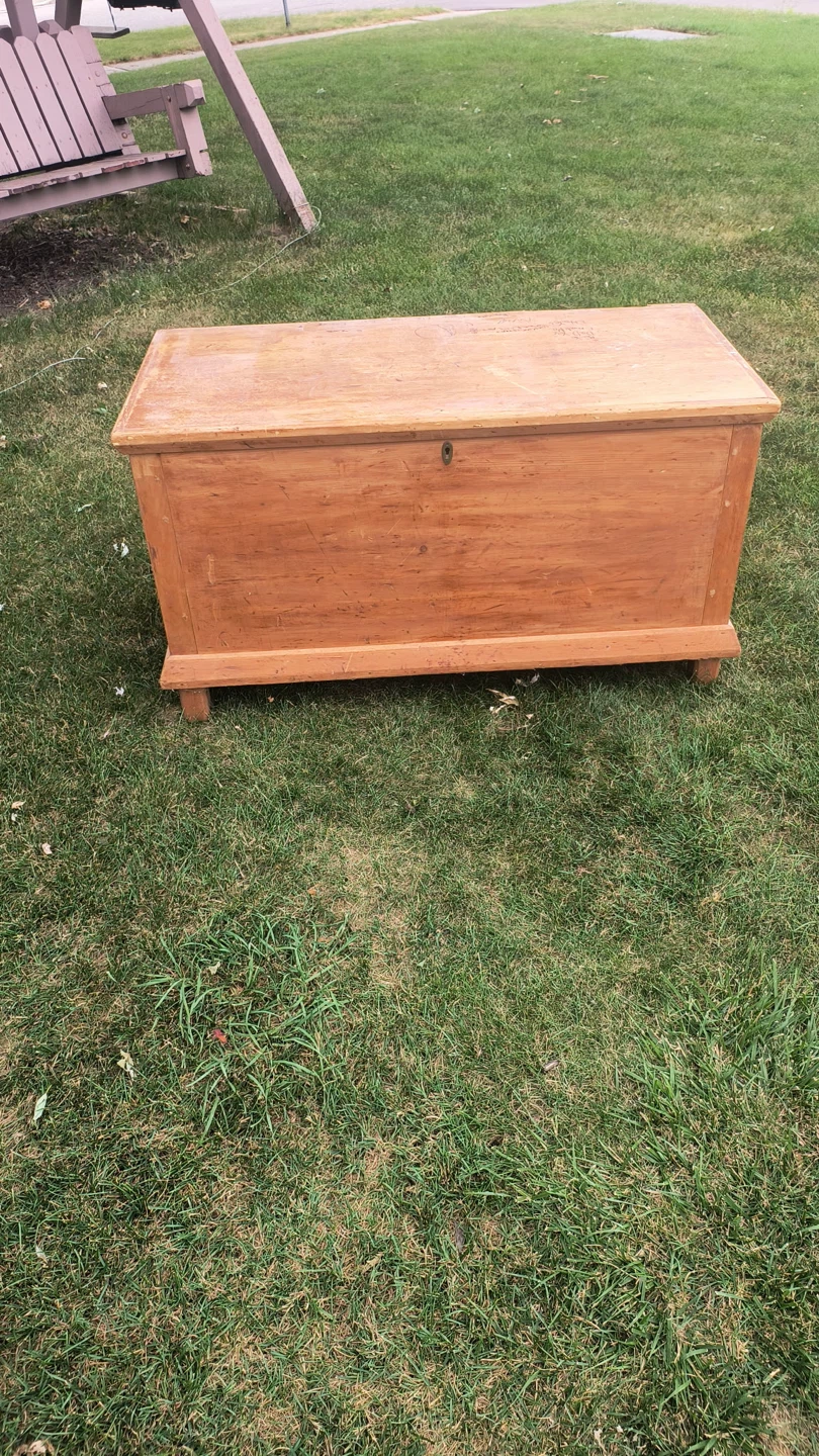 Antique blanket box - photo 2