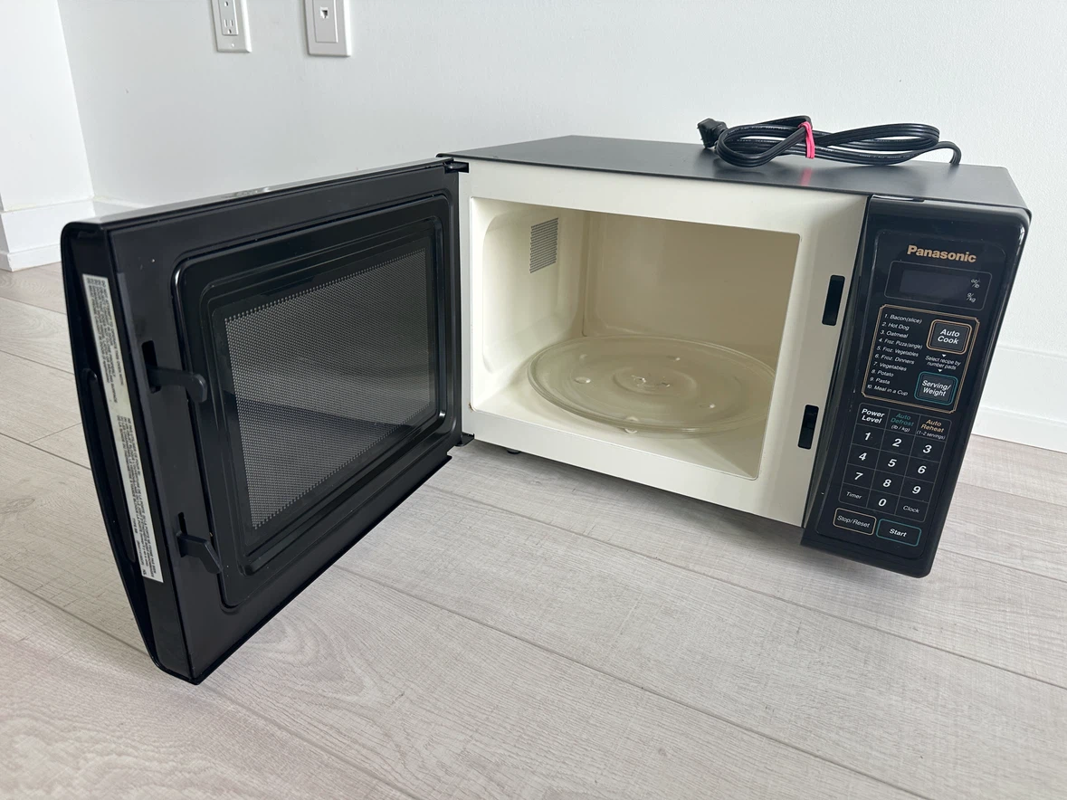 Panasonic Microwave Oven - photo 2