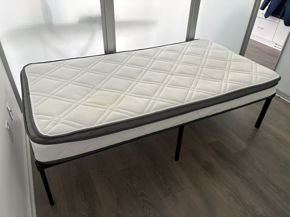 Bed and mattress - photo 3