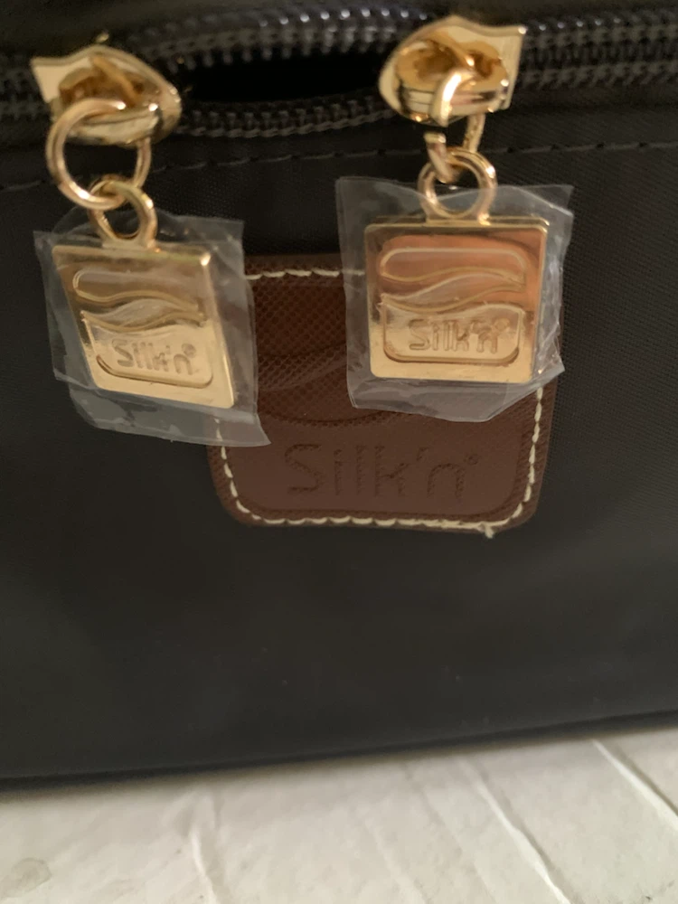 Silk'n Red & black Travel Toiletry Bag-NEW - photo 4