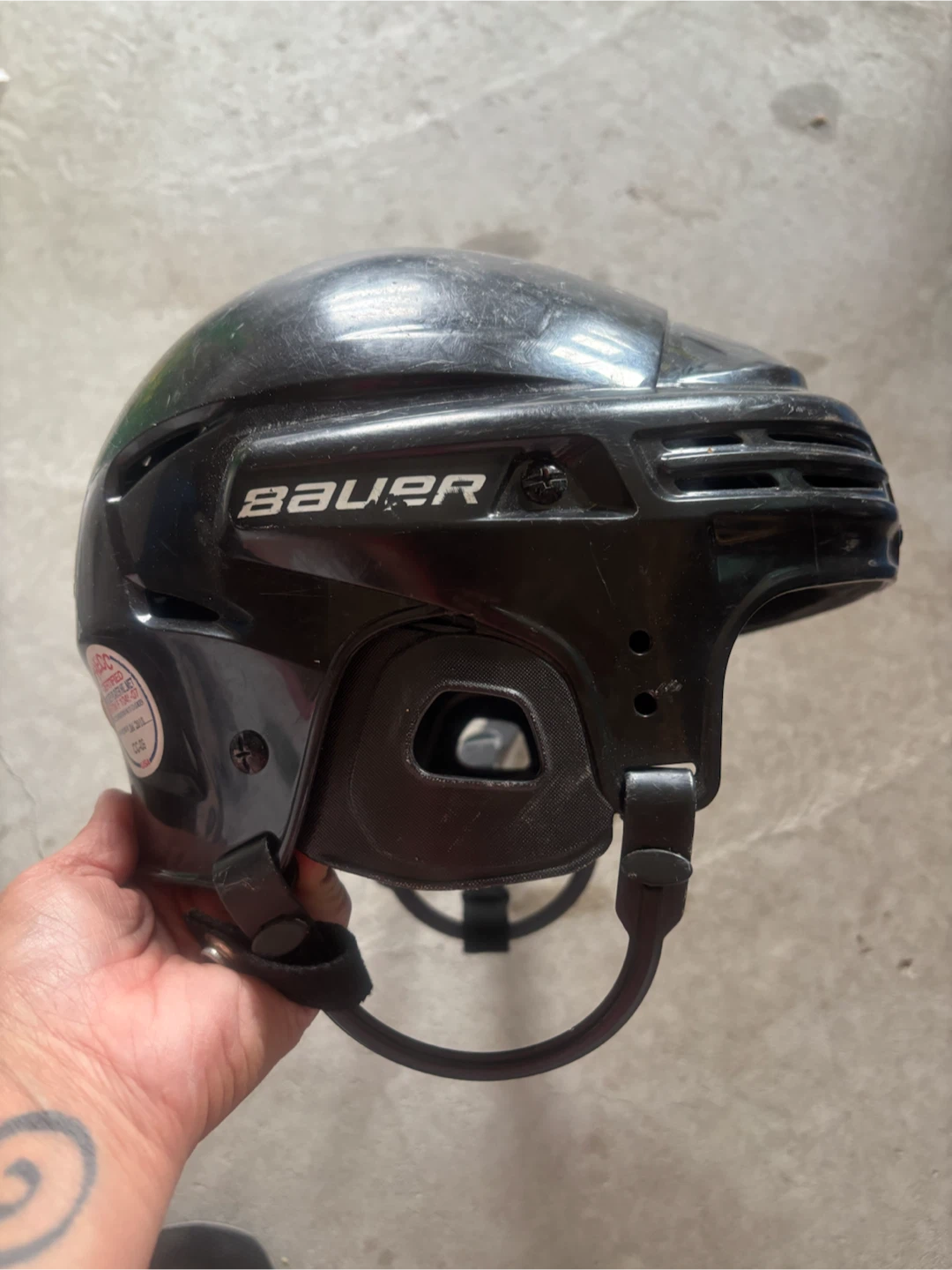 Bauer Hockey Helmet BHH2100M - adjustable to size