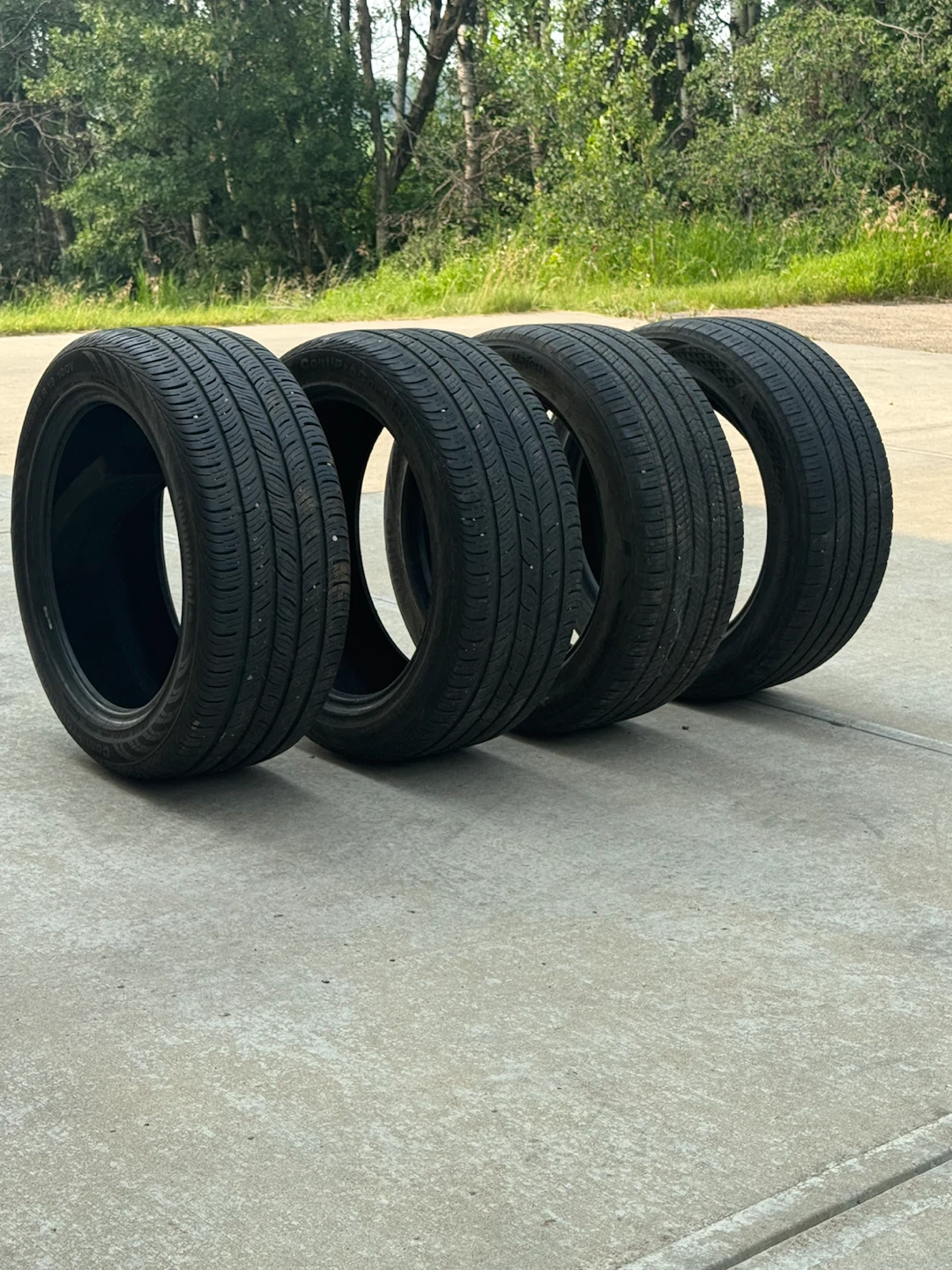 2 Continental & 2 Kumho 255/45/R19 all season tires
