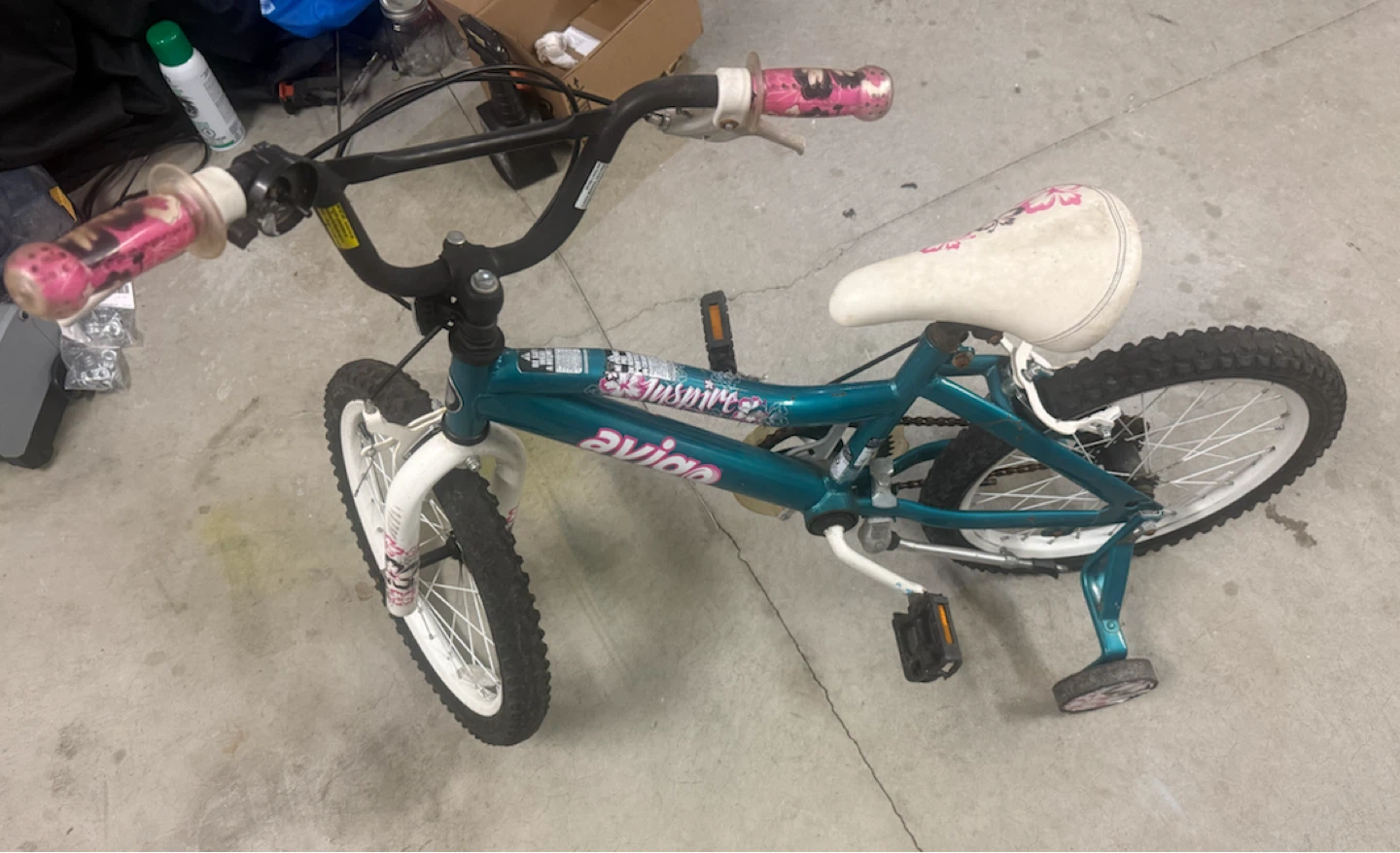 Avigo Teal Kids Bike with Training Wheels - photo 2