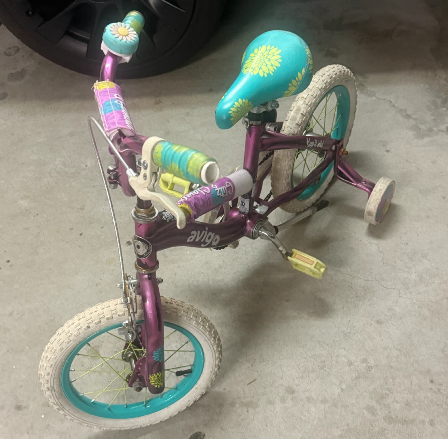 Avigo Girls' Bike with Training Wheels - photo 3