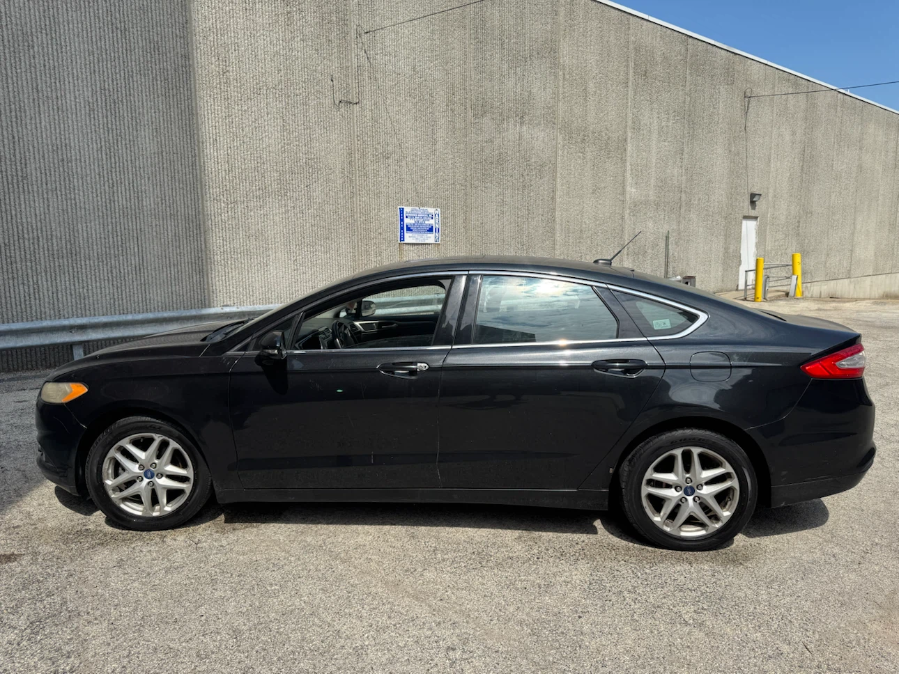 Black Ford Fusion Sedan 95k - photo 2