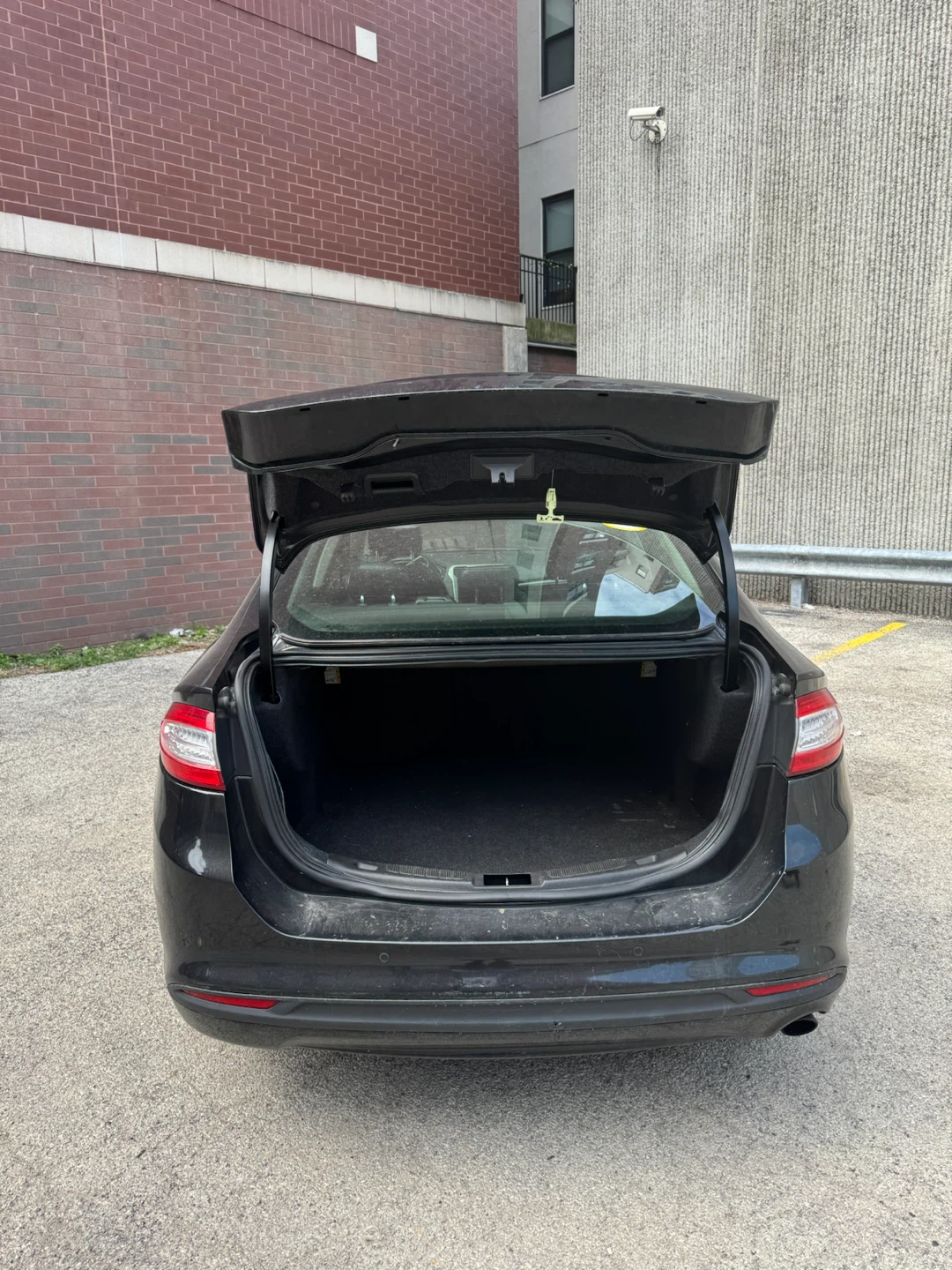 Black Ford Fusion Sedan 95k - photo 4