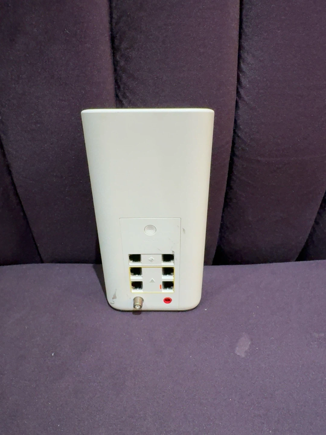 Technicolor TG4482 WiFi 6 Cable Modem Router – Factory Reset - photo 2