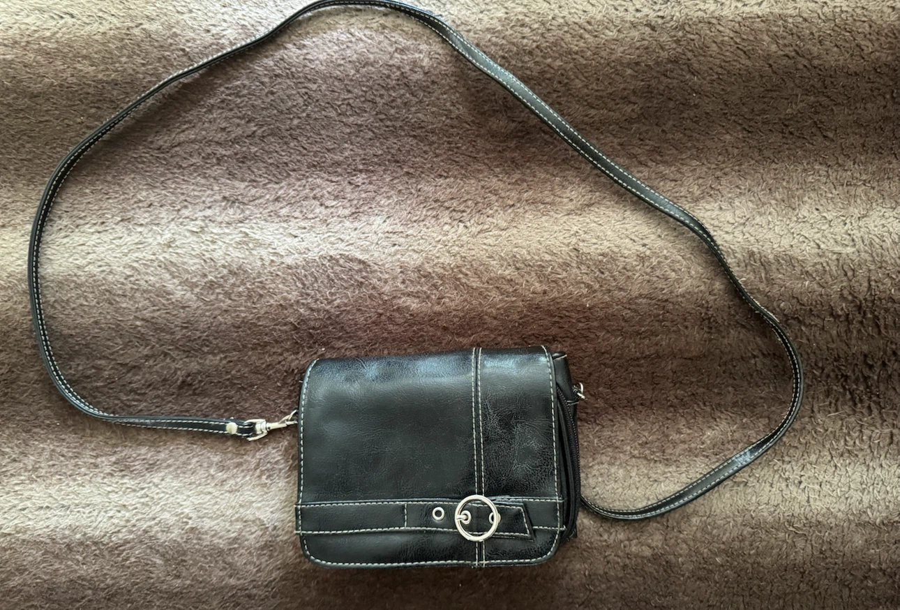 Black crossbody purse