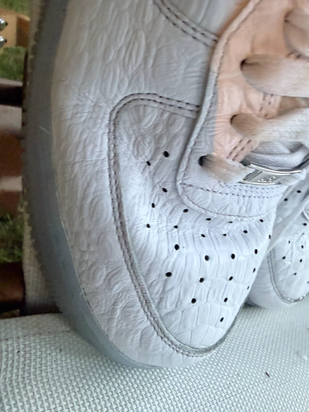 Nike Air Force 1 White Crocodile Embossed Sneakers Size 13 - photo 5