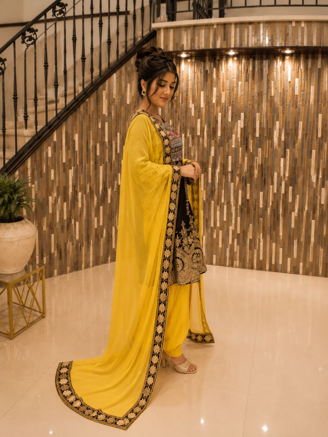 Women's Yellow and Black Traditional Outfit - photo 3