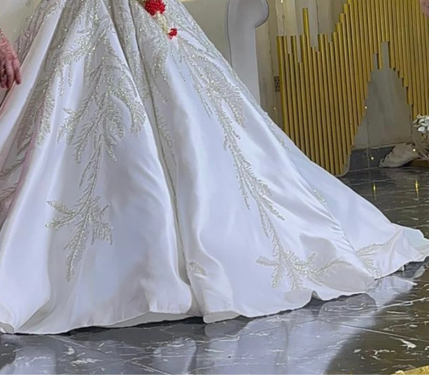 Elegant White Wedding Dress with Intricate Beading - photo 3