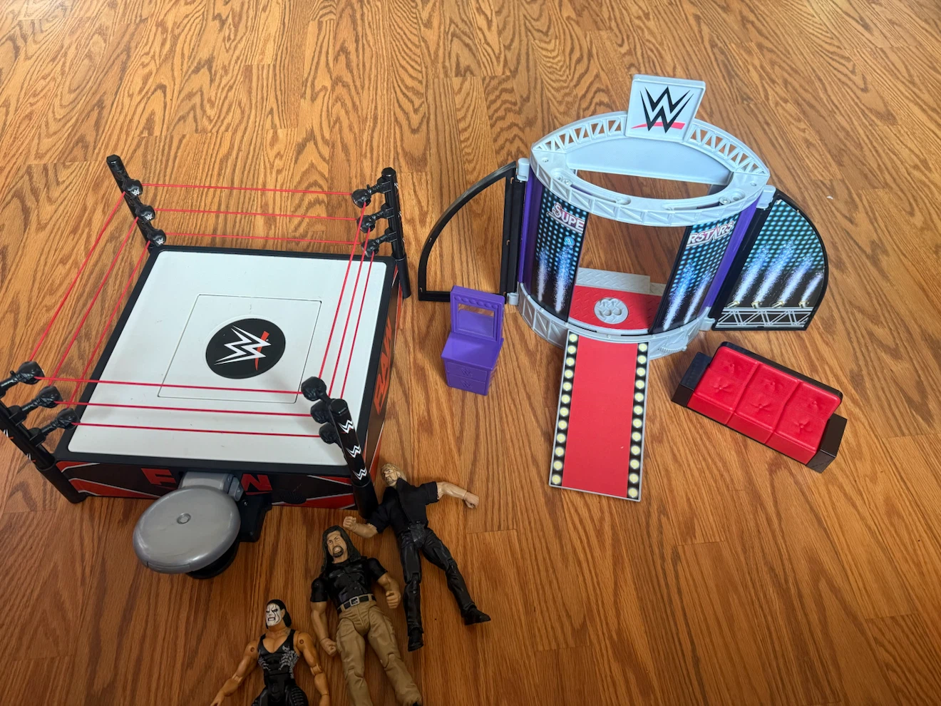 WWE Wrestling Ring and Playset with Figures