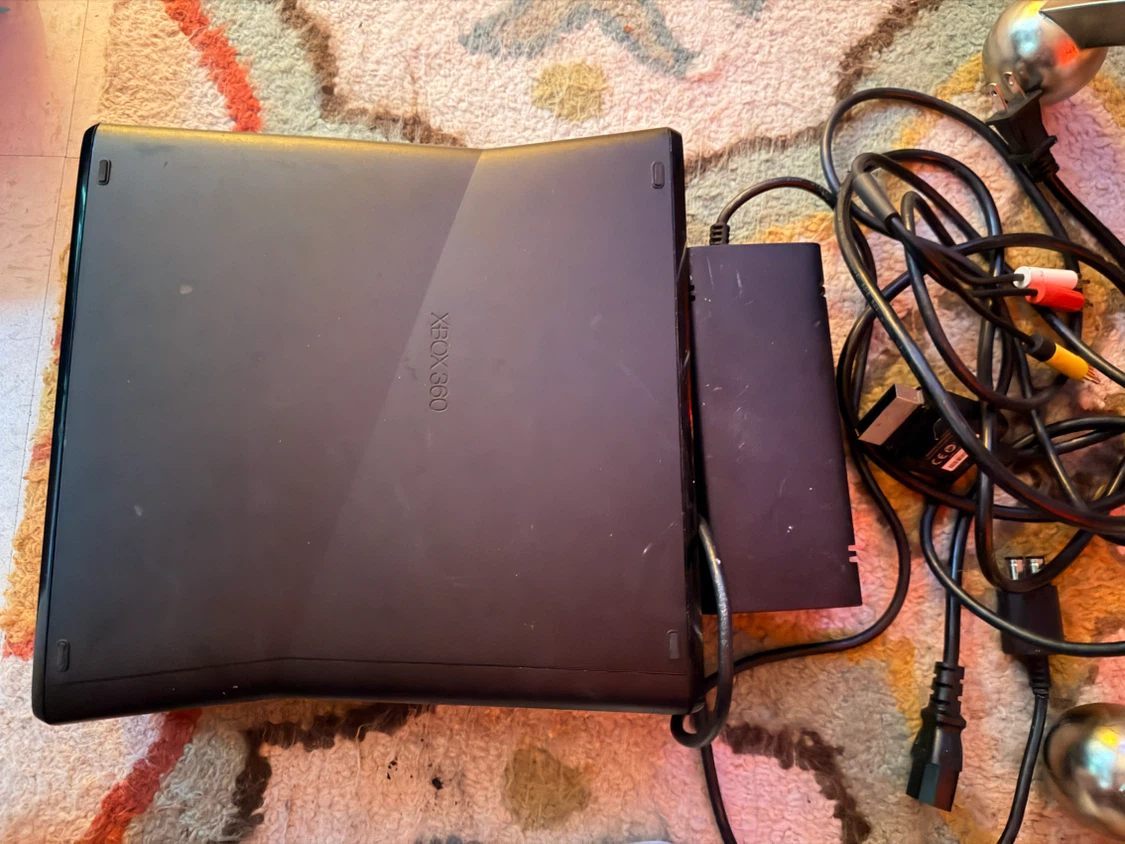 Xbox 360 Console with 4 Controllers and Accessories - photo 2