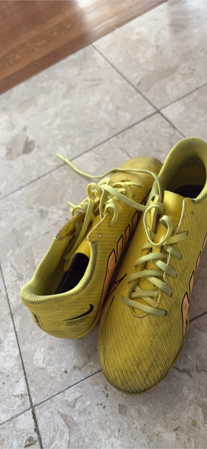 Nike Mercurial Vapor 15 Size 4 - photo 2