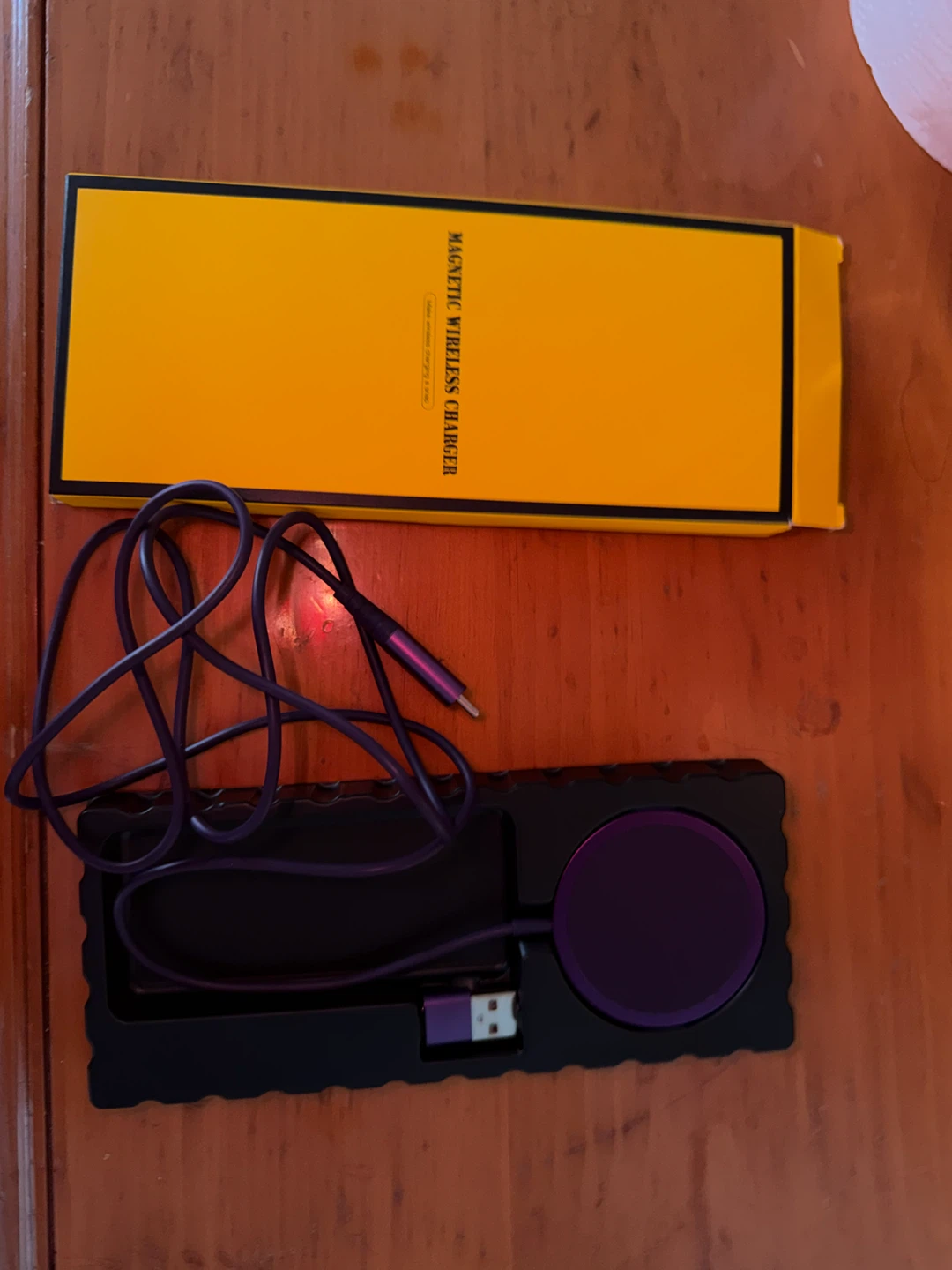 Magnetic Wireless Charger with Cable