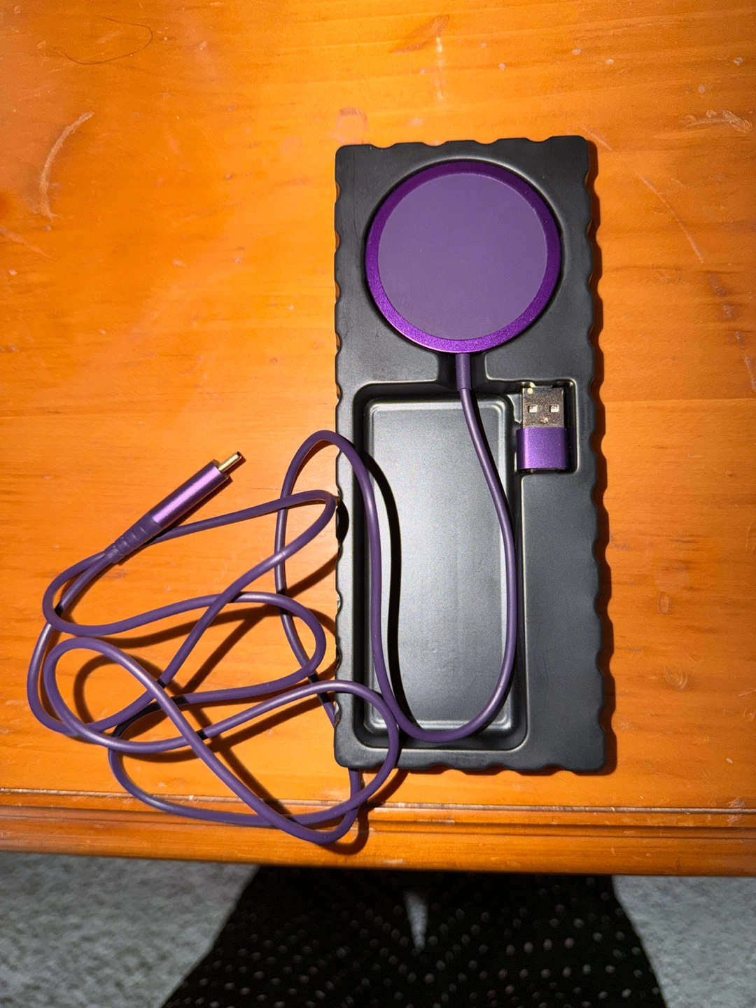 Magnetic Wireless Charger with Cable - photo 2