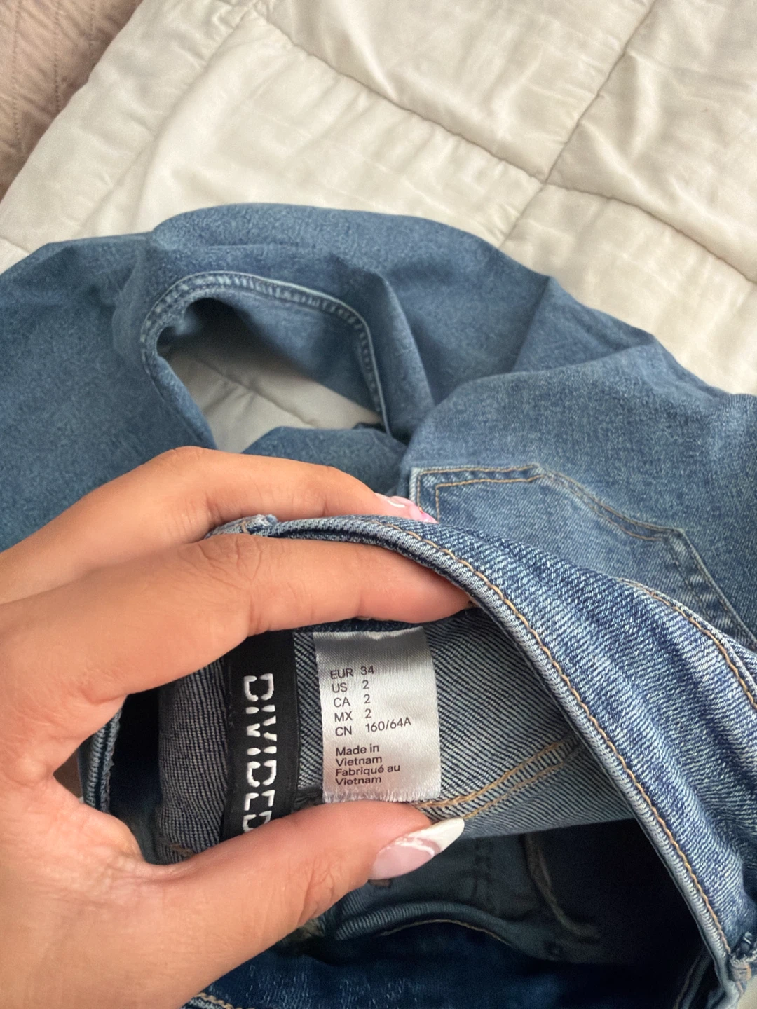 Divided by H&M Flare Jeans - US Size 2 - photo 3