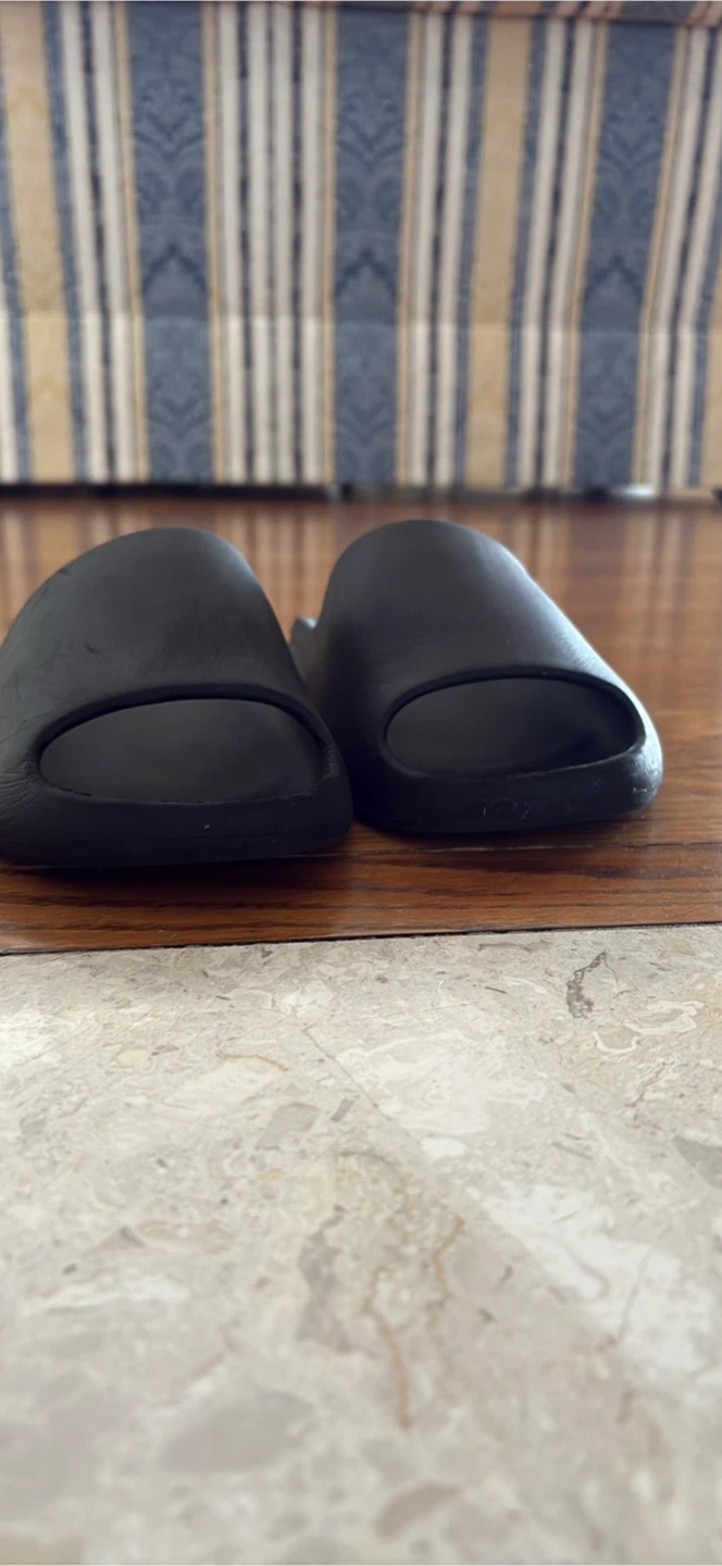 Black cloud Slides - Size 9 and 9.5 - photo 3