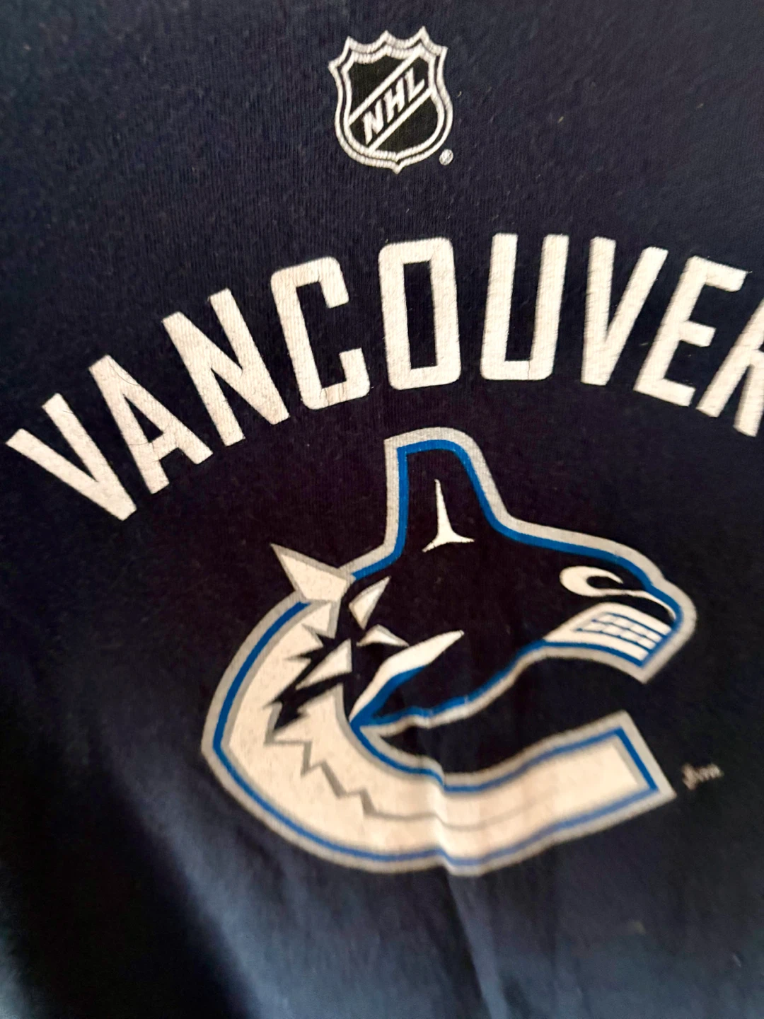 Vancouver Canucks Luongo #1 Reebok T-Shirt XL - photo 2