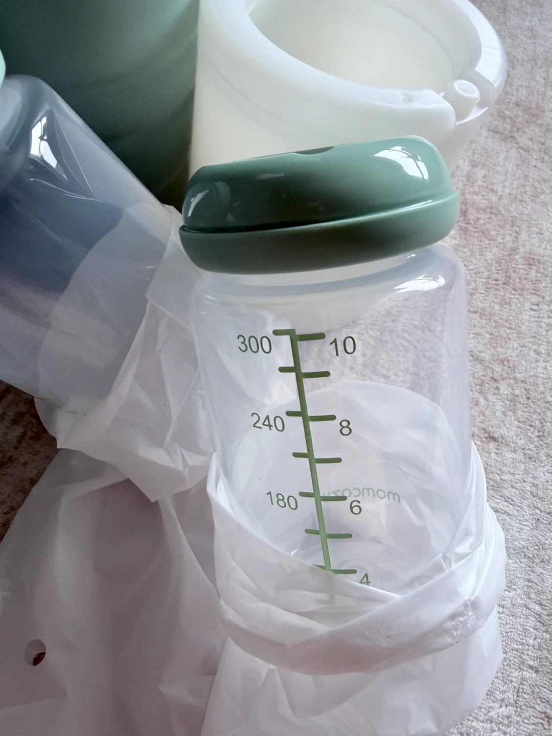Momcozy Portable Breast Milk Cooler - photo 3