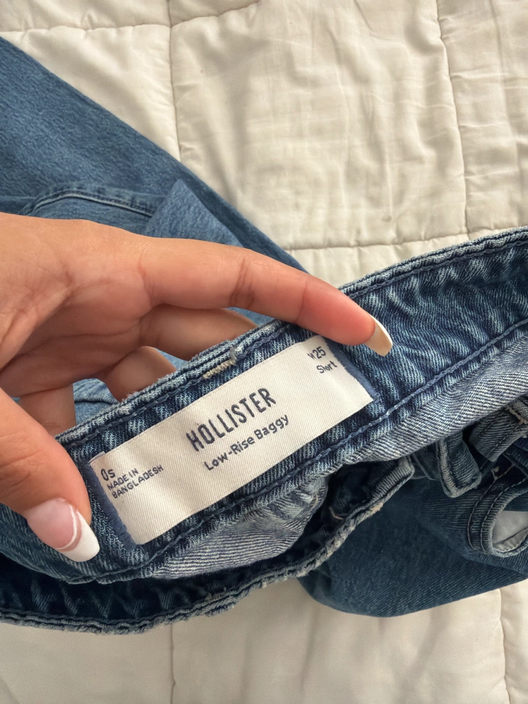 Hollister Low-Rise Baggy Jeans Size 0S - photo 3