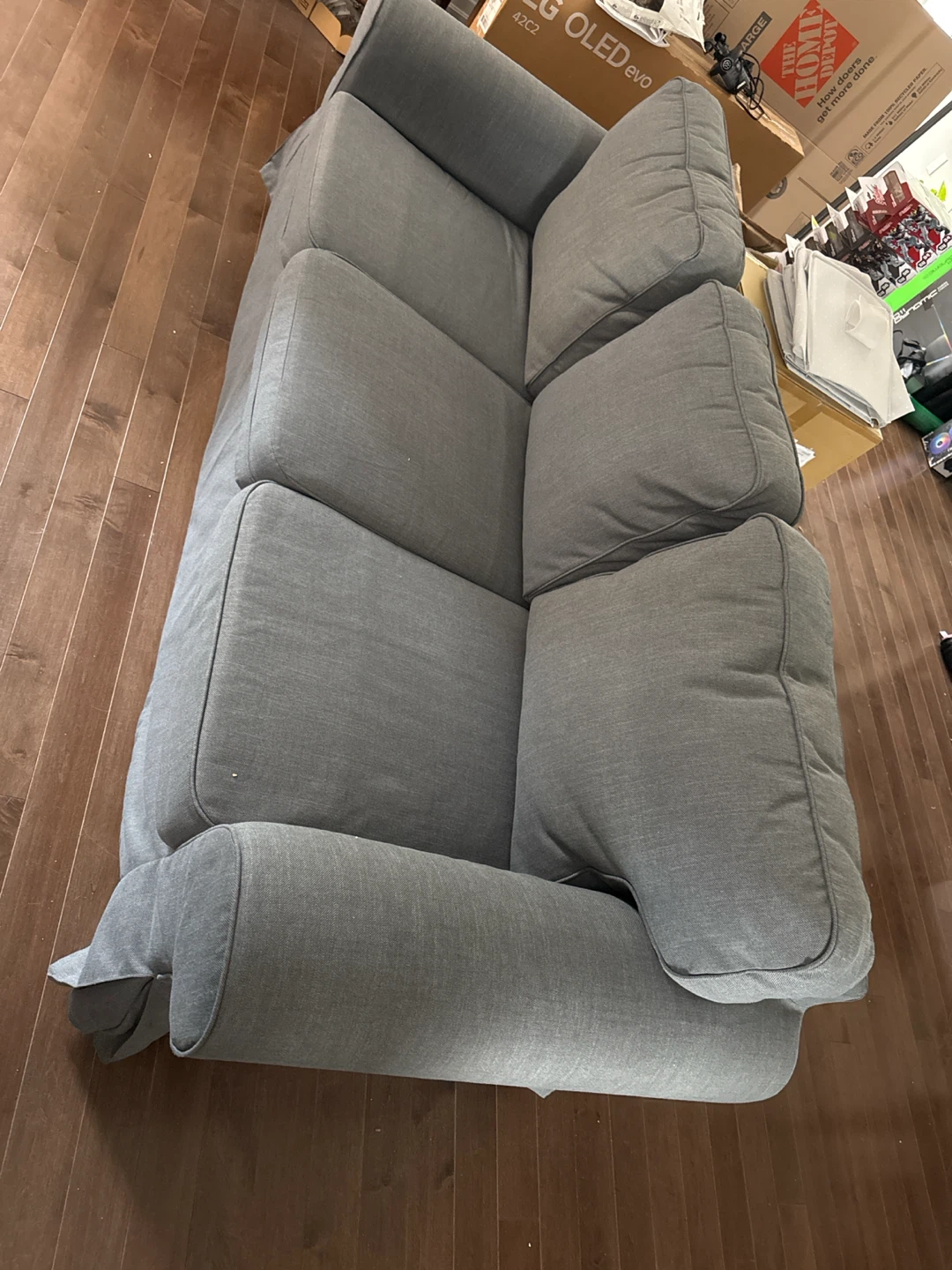 Grey 3 seater sofa，good condition