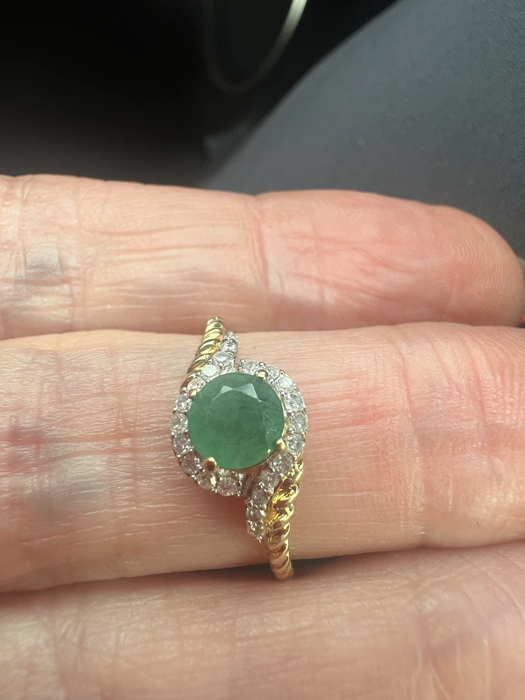 10K Gold Emerald 0.50 carat and Diamond Ring - photo 2