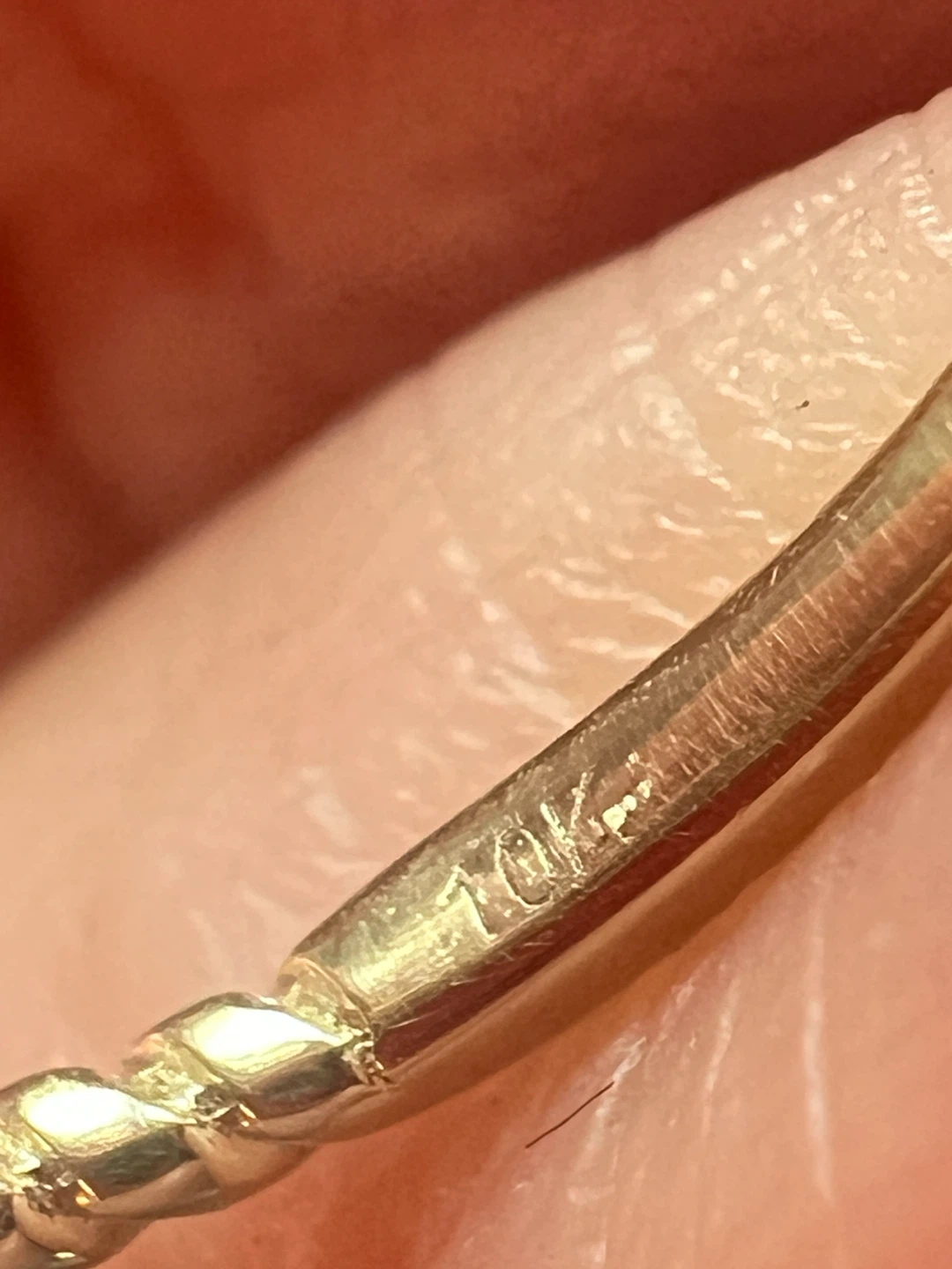 10K Gold Emerald 0.50 carat and Diamond Ring - photo 3