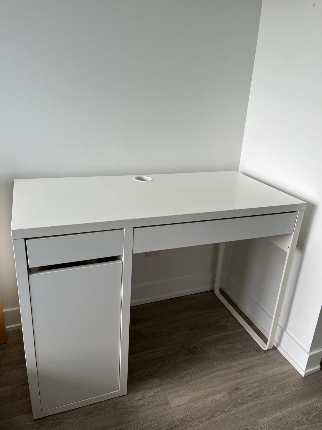 Ikea Micke Desk (White) - Moving Sale