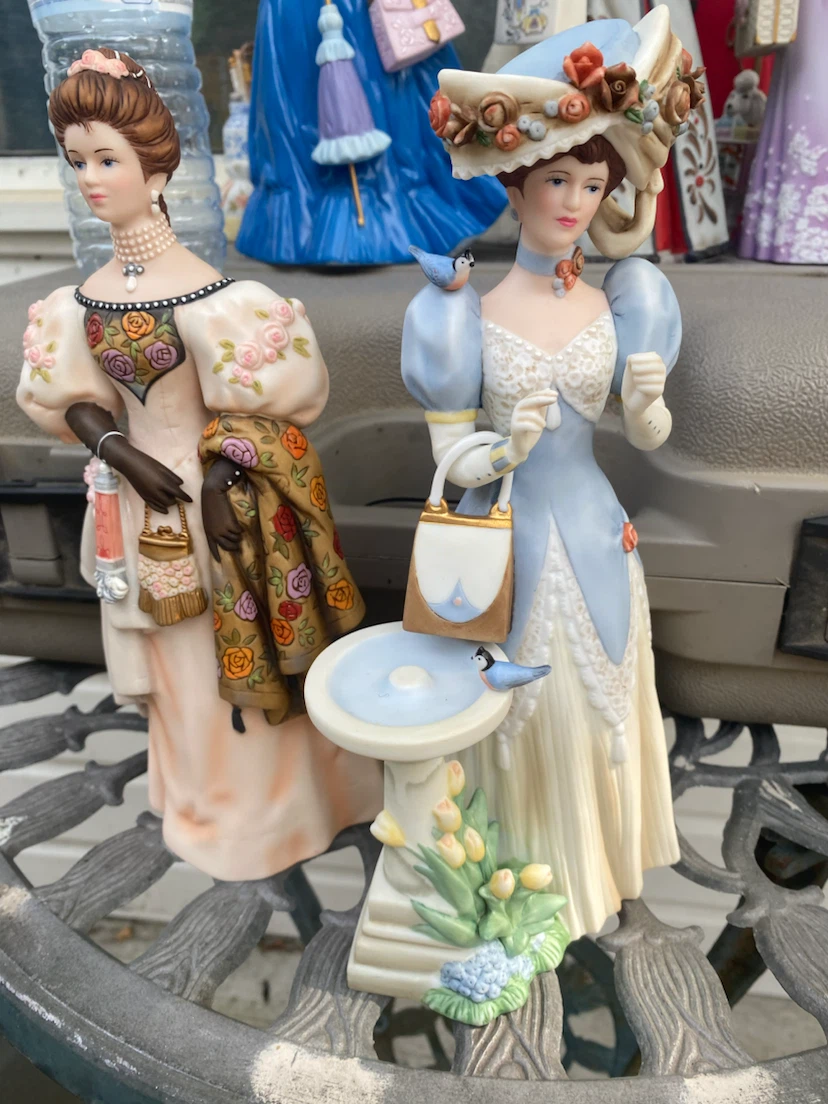 AvonCollection of Victorian-Style Figurines(15each) - photo 5