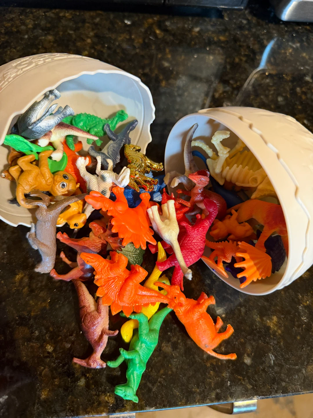 A Bunch of little Dinosaurs figurines - photo 2