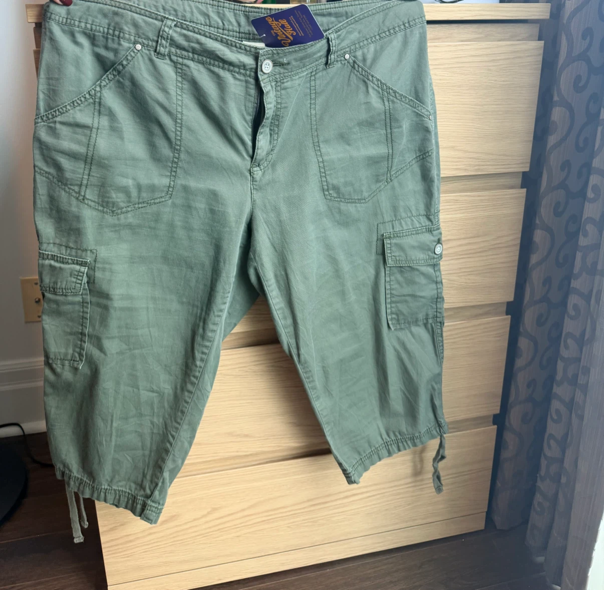 Vintage Women’s Cargo Capris