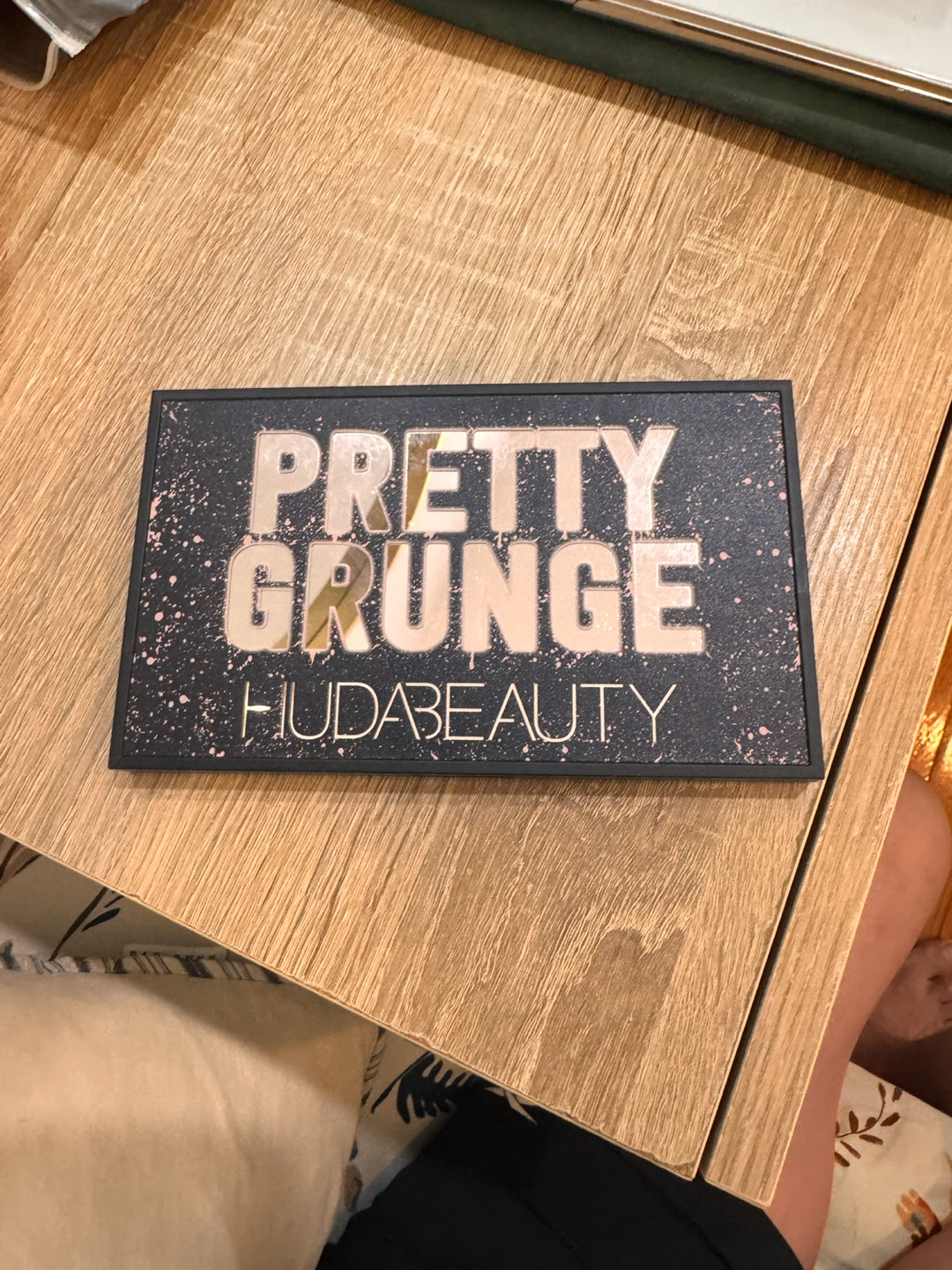 HUDA BEAUTY Pretty Grunge Eyeshadow Palette - photo 2