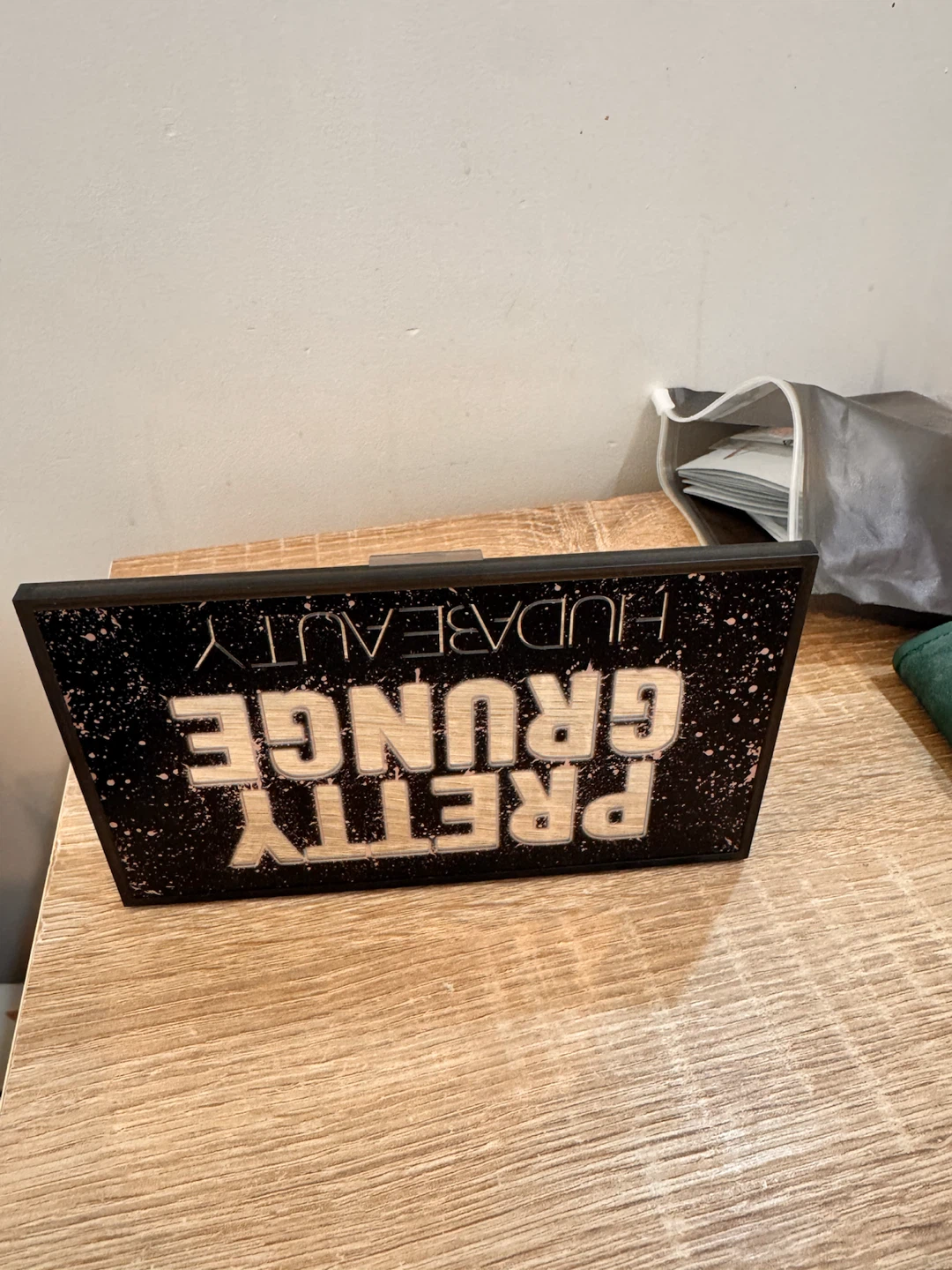 HUDA BEAUTY Pretty Grunge Eyeshadow Palette - photo 3