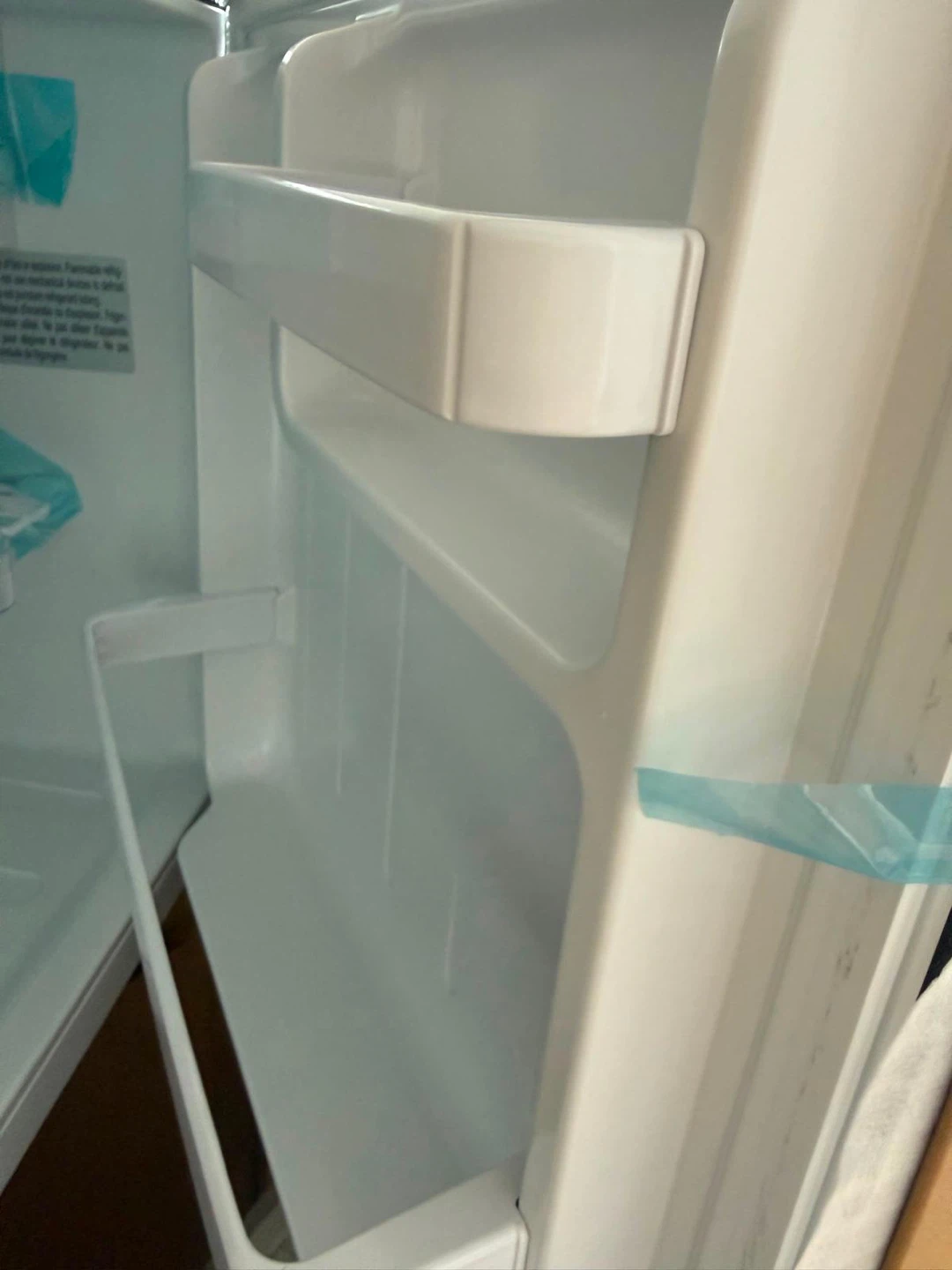 Frigidaire Mini Fridge - photo 3