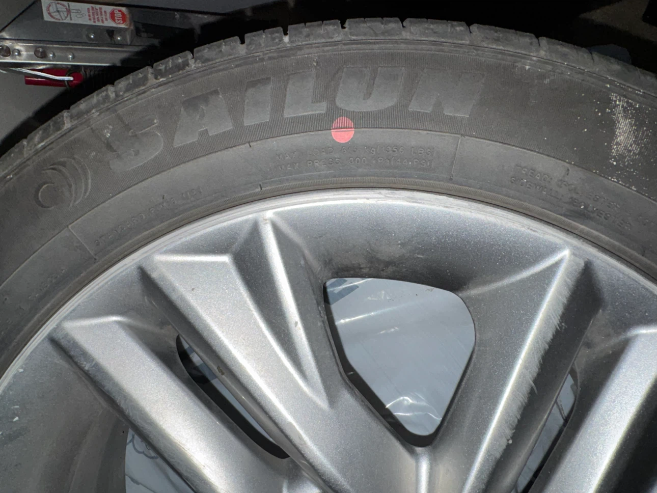 2020 Hyundai Elantra OEM Alloy Rims & Tires
