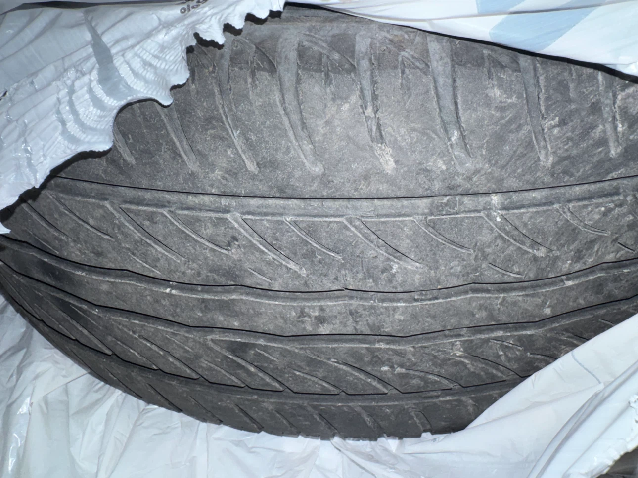 2020 Hyundai Elantra OEM Alloy Rims & Tires - photo 3
