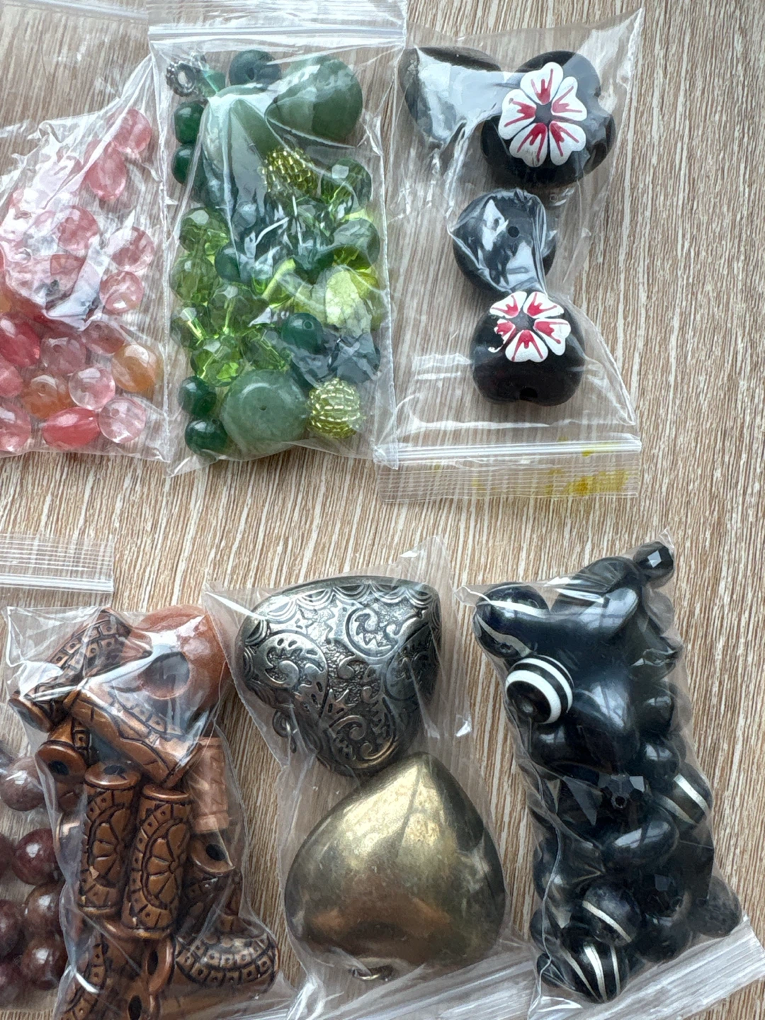 Assorted Vintage Beads and Charms for Crafting - photo 4