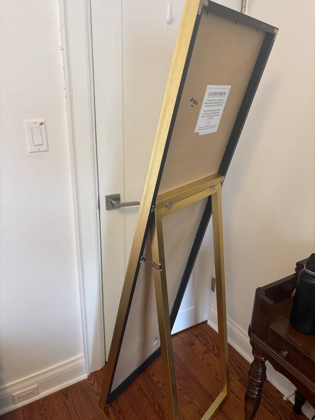 Leaner mirror
