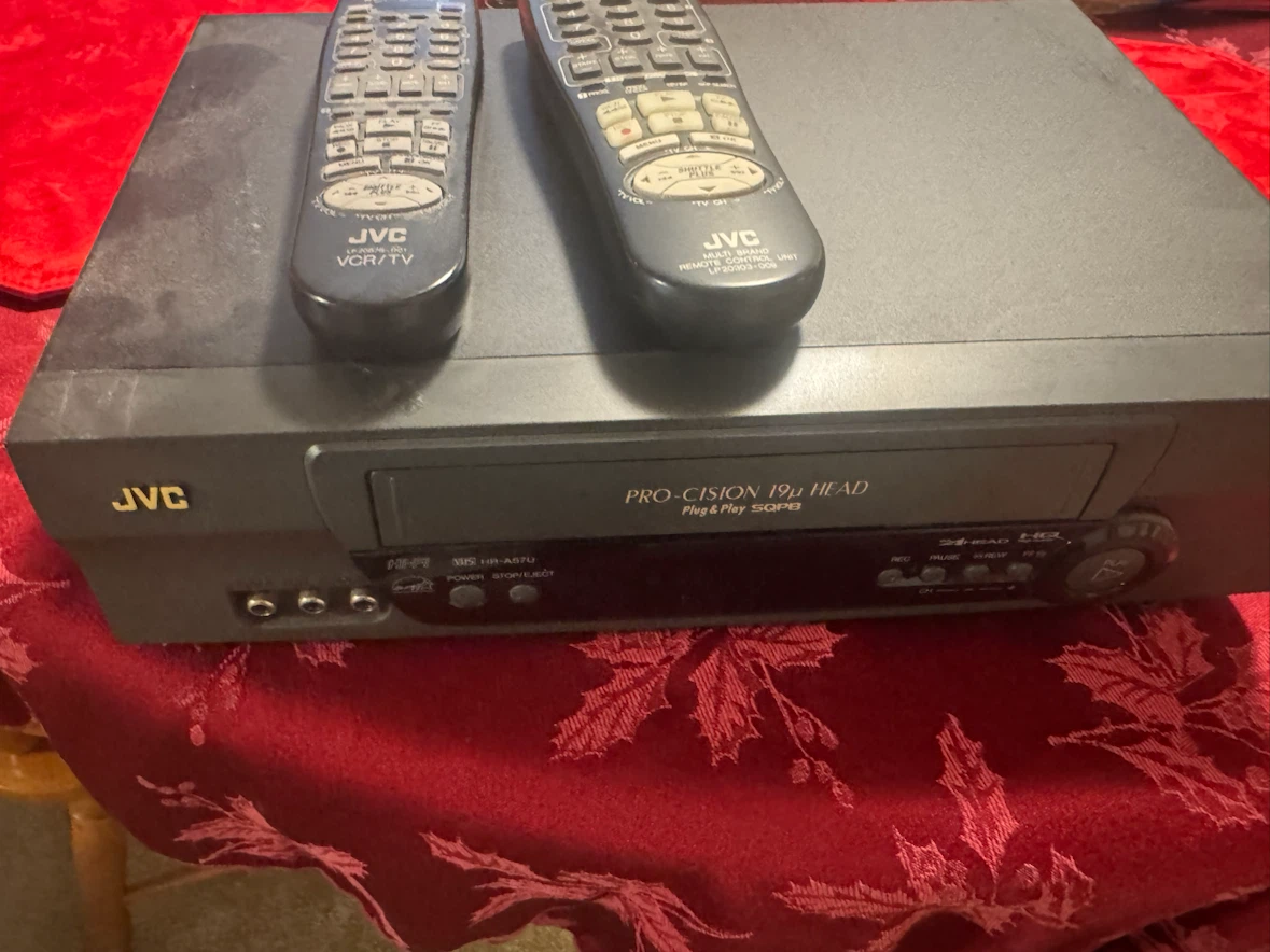 JVC VHS VCR with Remote