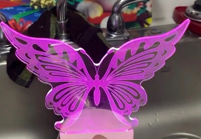 Light-Up Butterfly Lamp - photo 4