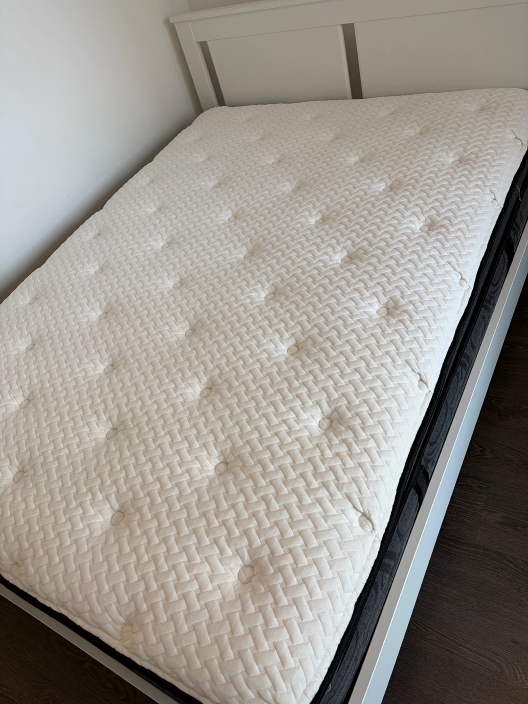 Full size Sealy mattress