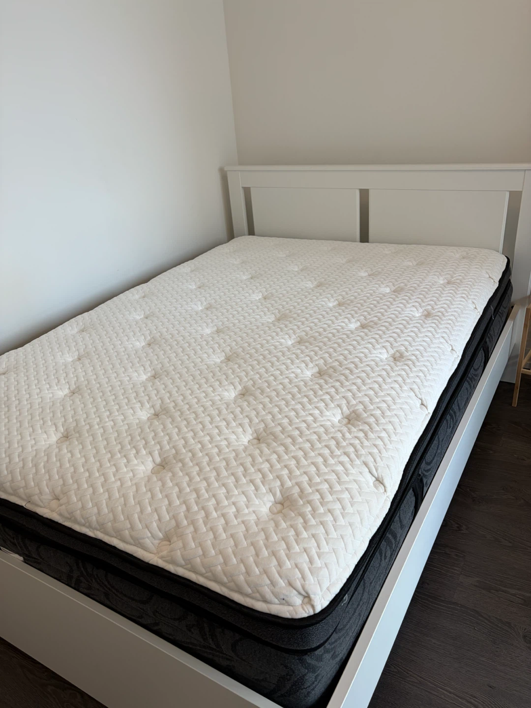 Full size Sealy mattress - photo 2